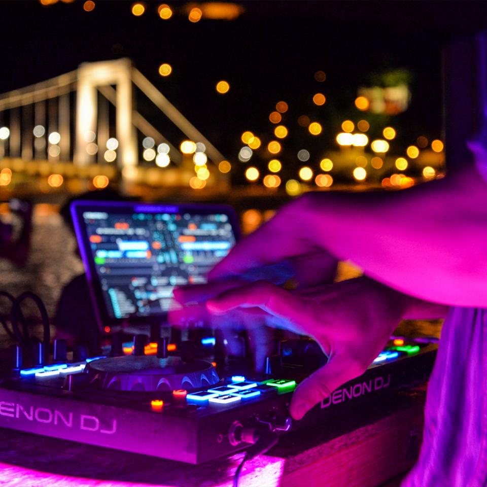 FRIDAY NYC HIPHOP VS. REGGAE® CRUISE MAJESTIC PRINCESS SPRING YACHT PARTY