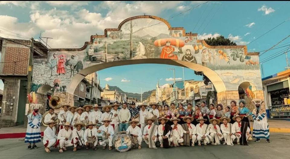 Banda Hermanos Mendoza